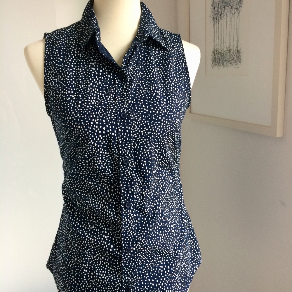 Banana Republic Tailored Fit Sleeveless Button Dn